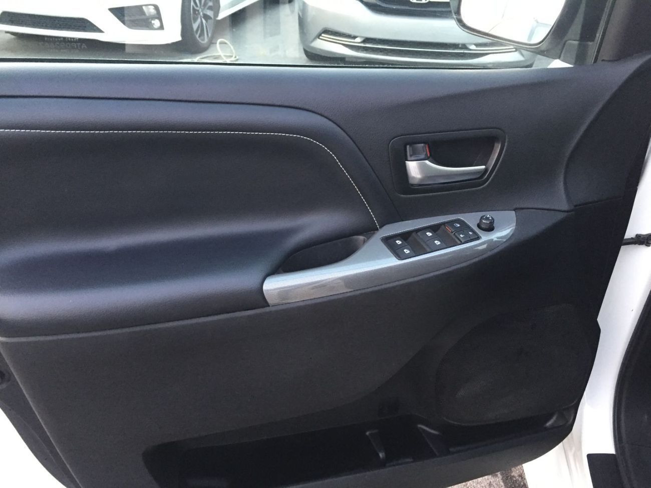 Toyota Sienna Toyota Sienna 2016 – 3.5L V6 | Petrol | Automatic | American Specs