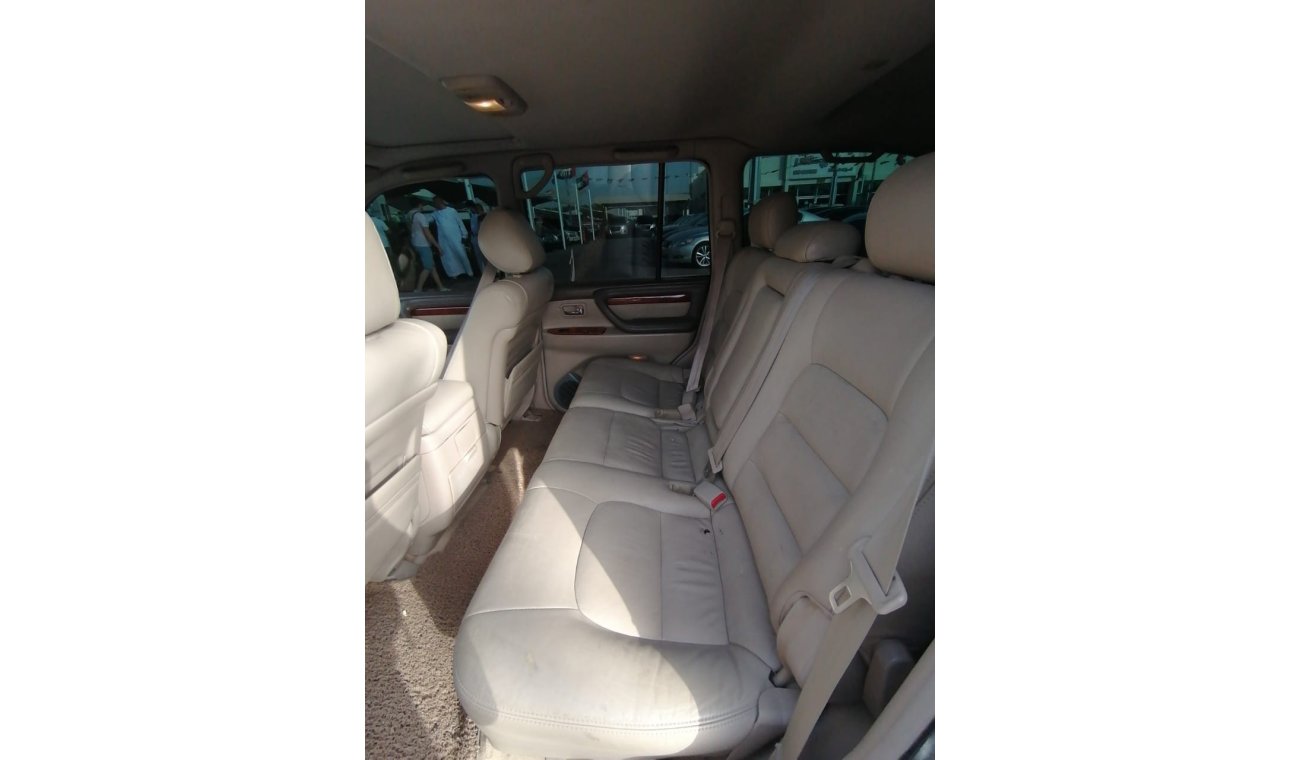 Lexus LX 470 Lexus LX 470 white