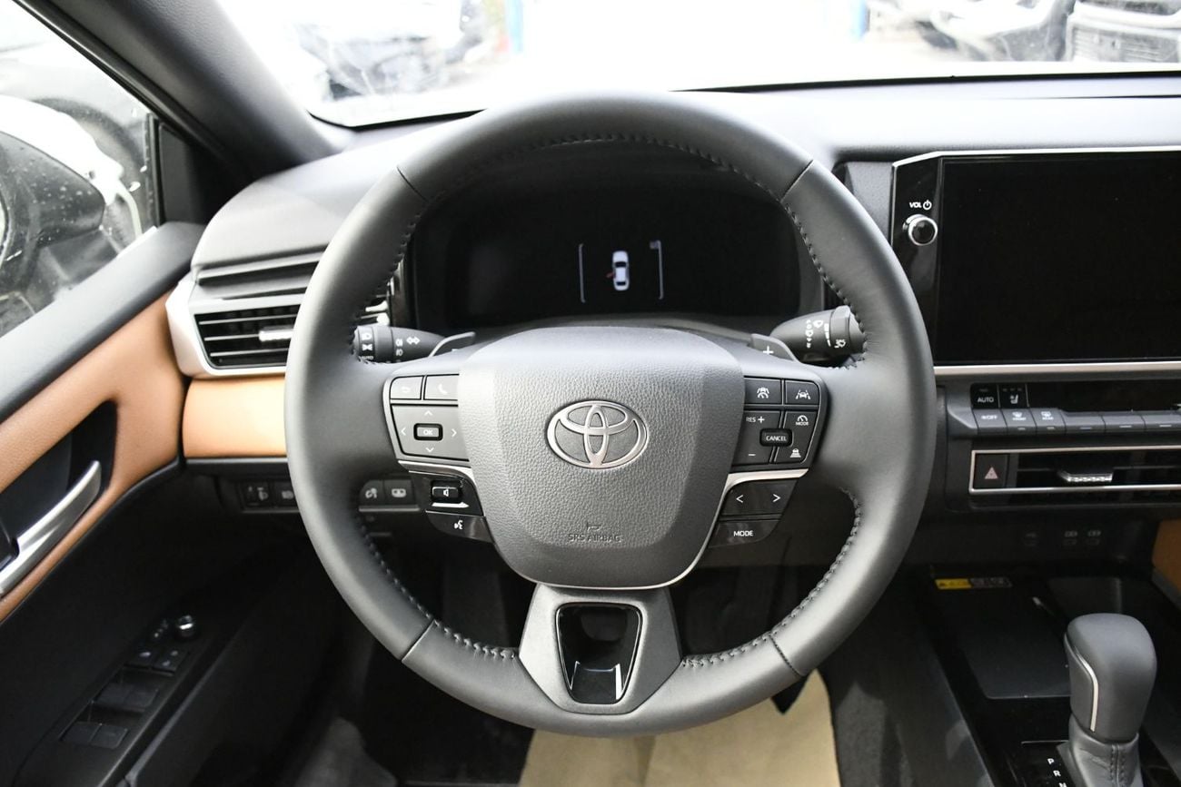 Toyota Camry 2.5L V4 GLE  petrol With panoramic