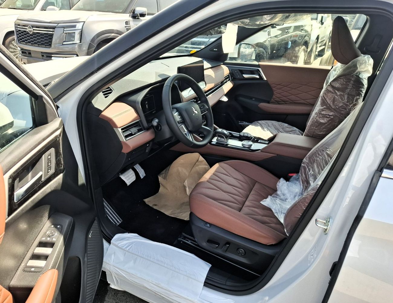 Mitsubishi Outlander Outlander P Line 2.5L 2026 White Petrol (Export Only)