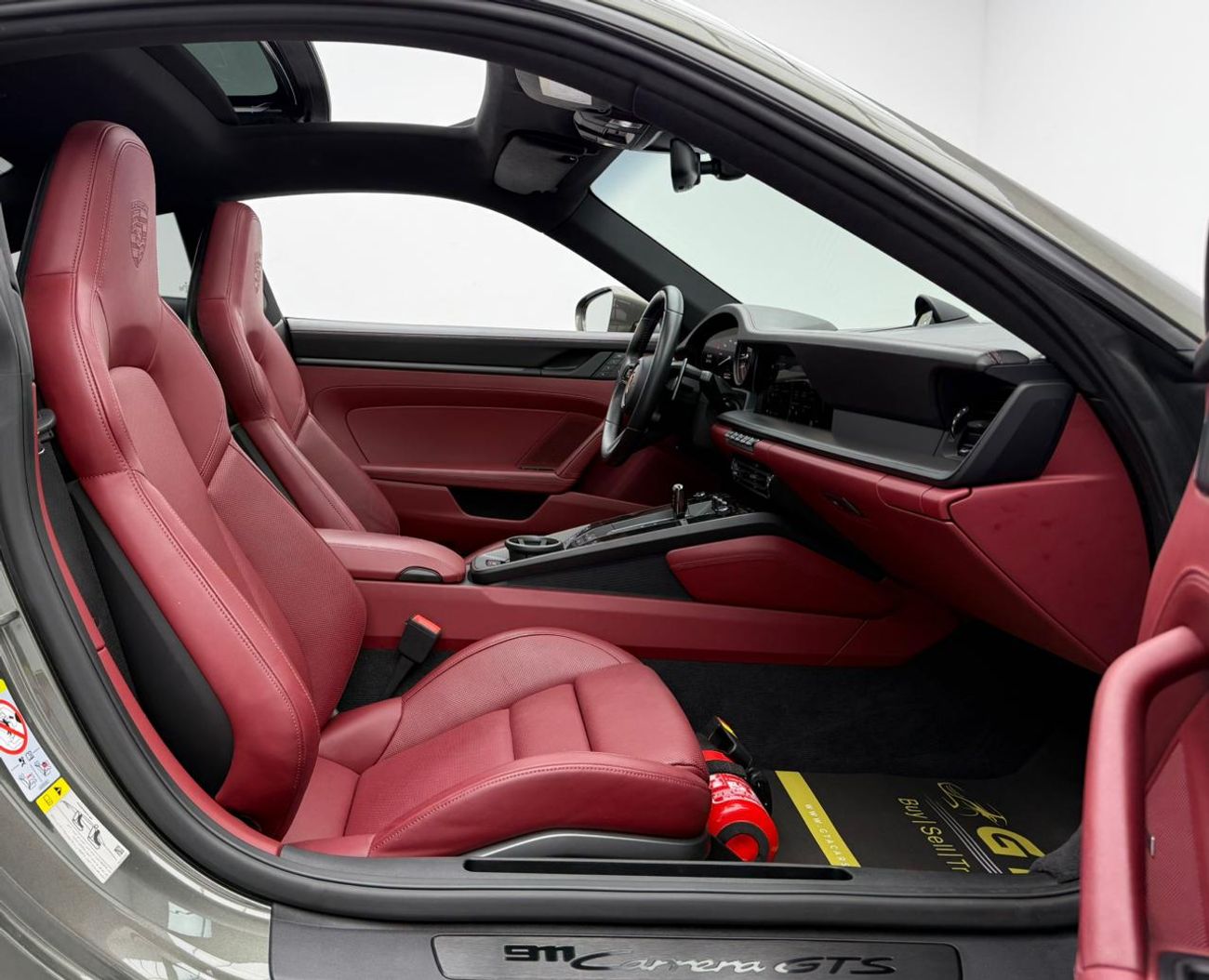 بورش 911 2022 Porsche 911 Carrera GTS, Warranty, Full Porsche Service History, Very Low Km, Fully Loaded, GCC