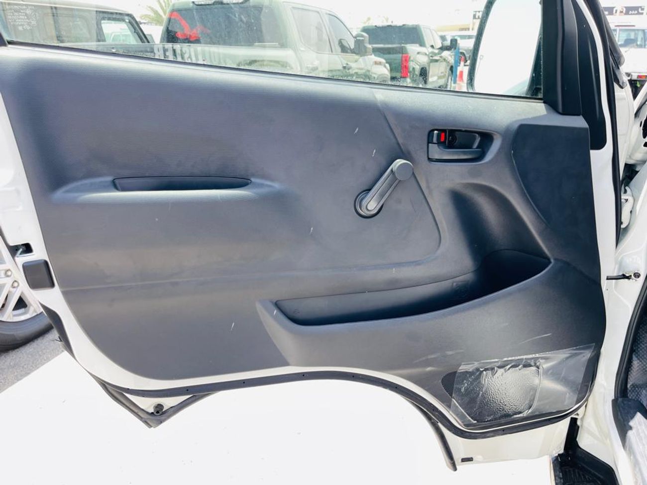 Toyota Hiace toyota hiace std 2.5l glass van