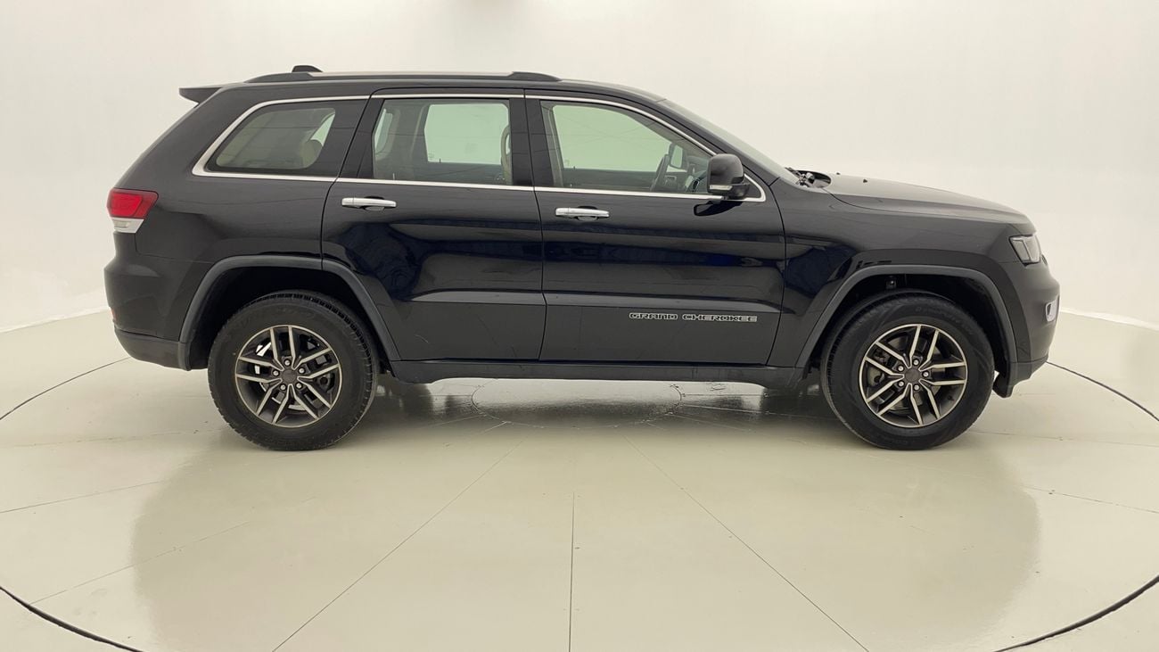 جيب جراند شيروكي LIMITED 3.6 | بدون دفعة مقدمة | اختبار القيادة في المنزل
