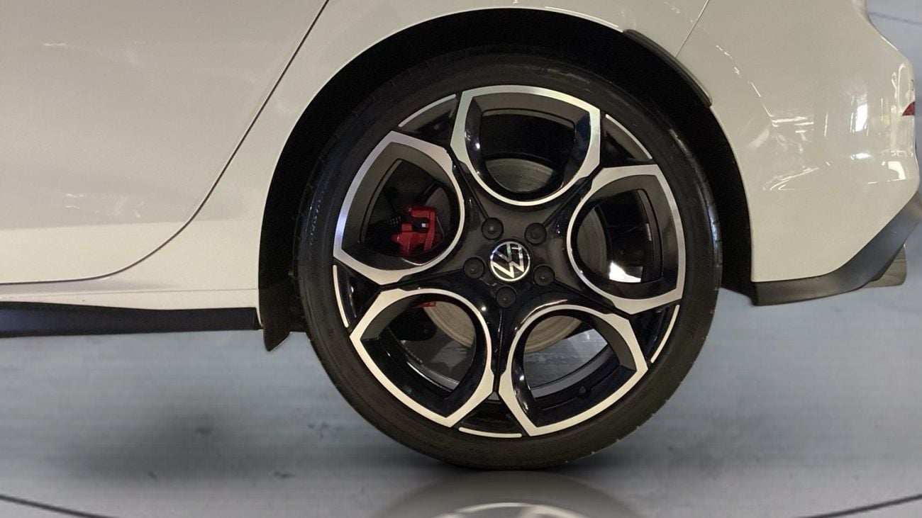 Volkswagen Golf GTI - Leather (HUD) | upto AED 20,000 Ramadan Discount | Guaranteed Warranty | 0 Down Payment