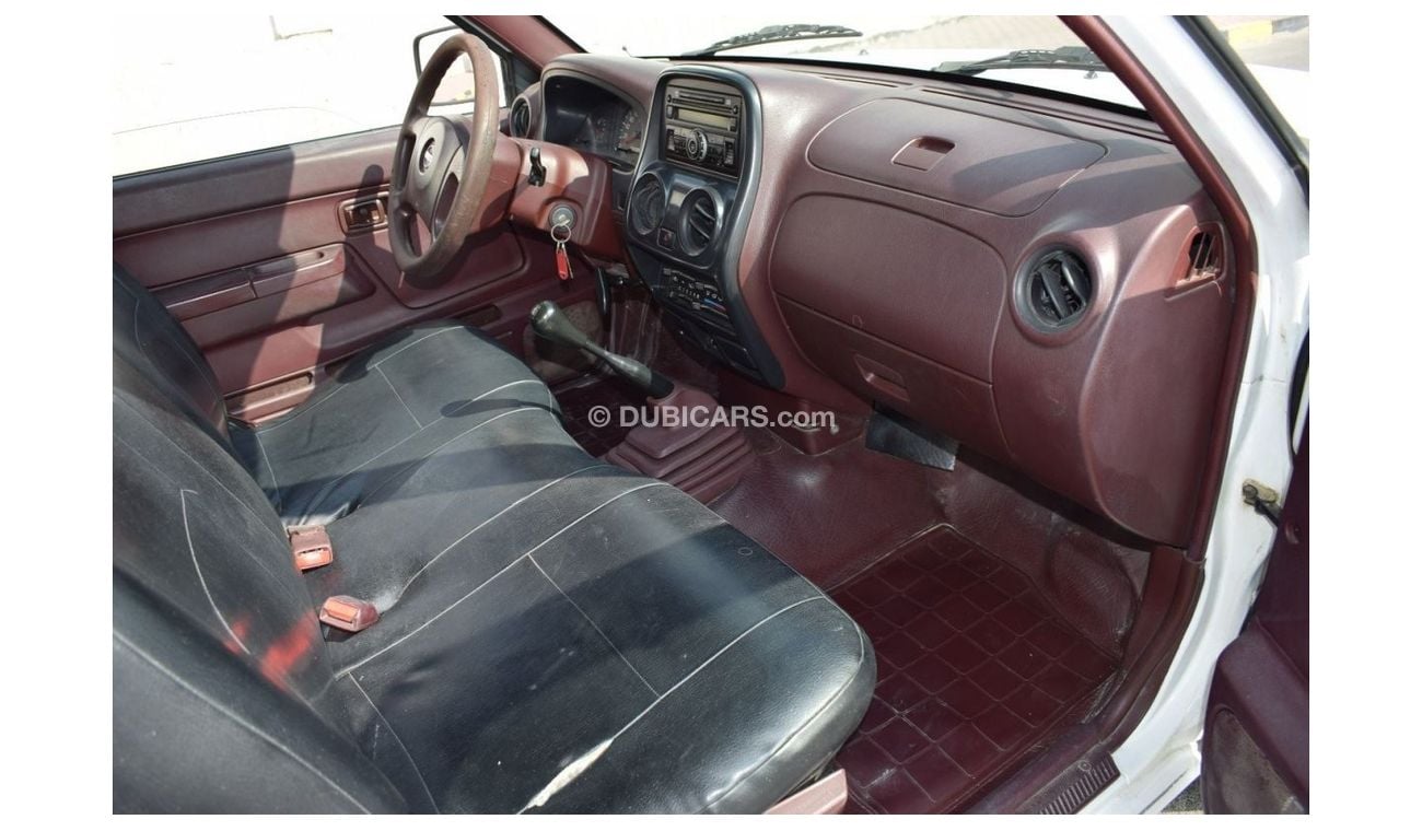 Nissan Pickup Nissan D/C pick up, model:2015. Excellent condition