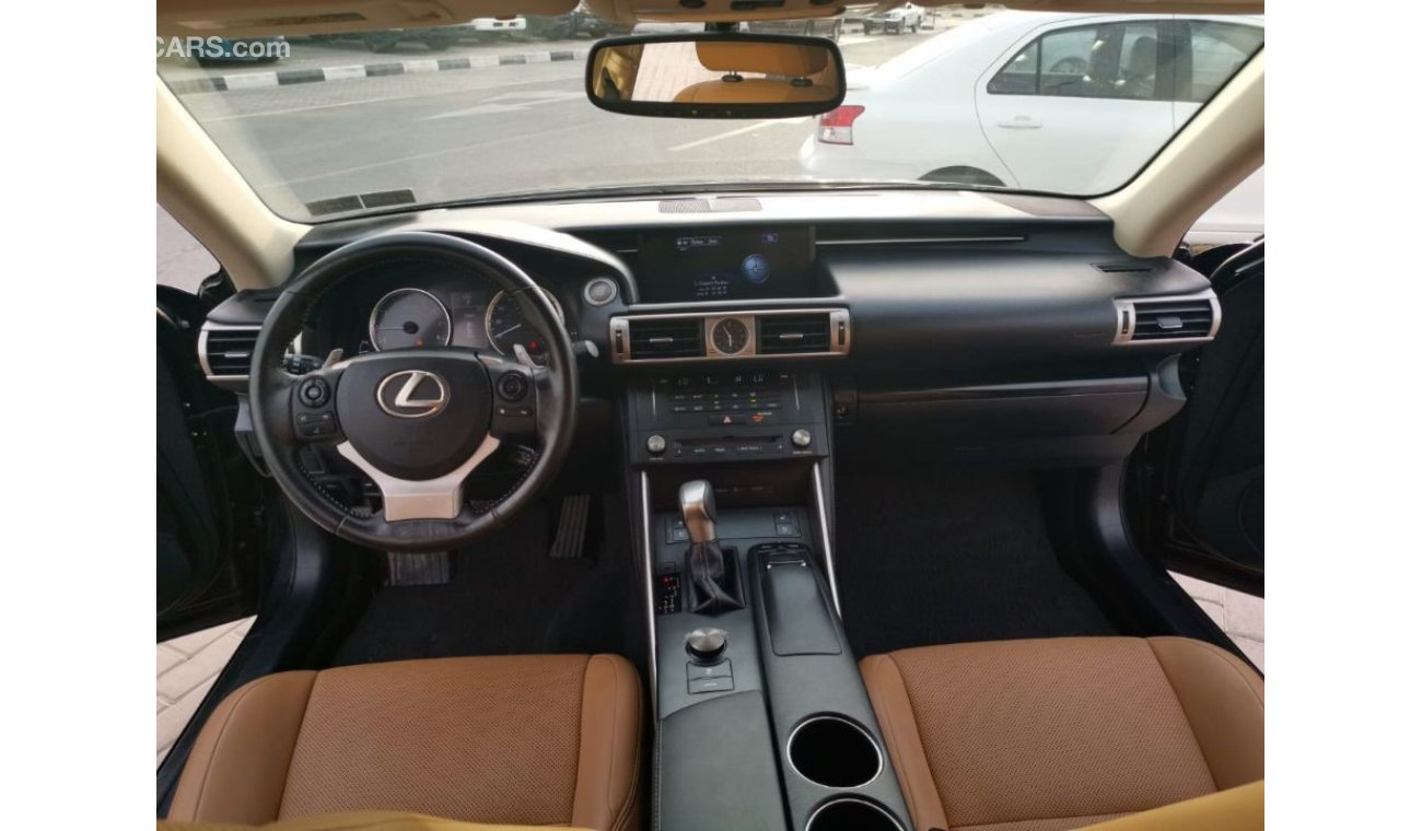 Lexus IS300 2016 Platinum