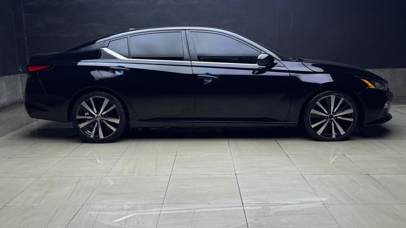 نيسان ألتيما