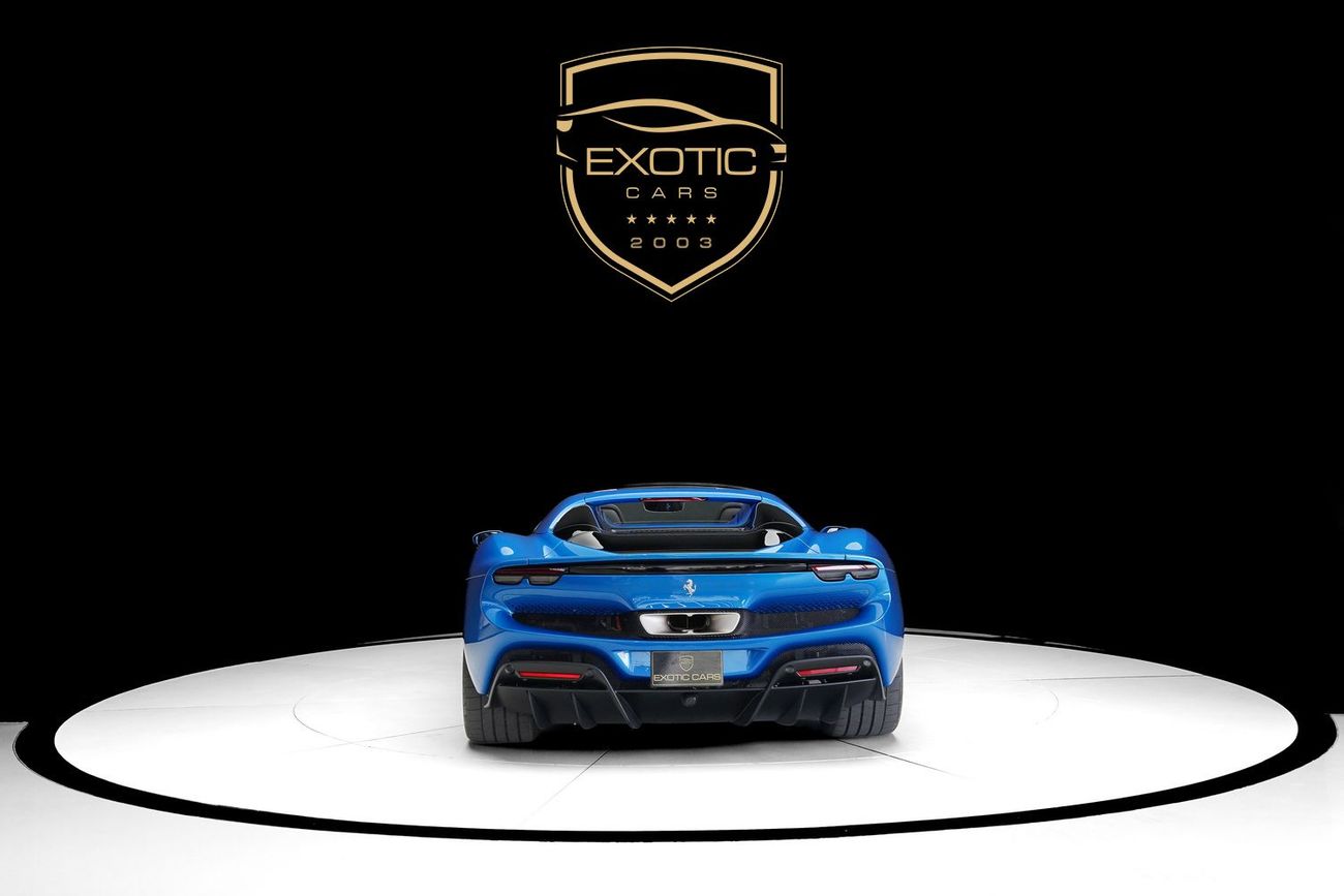 فيراري 296 GTS