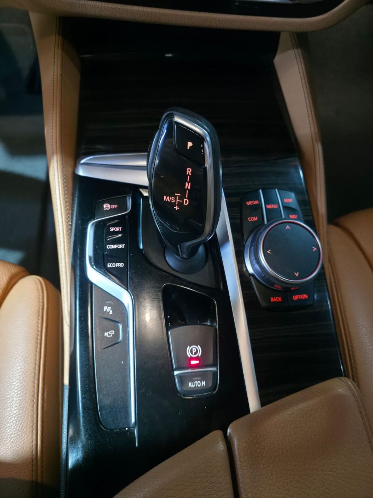 BMW 540i Luxury 3.0L