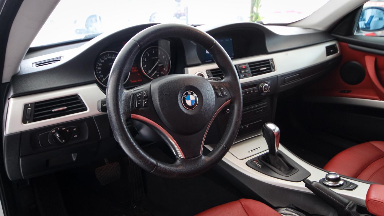 BMW 330i i