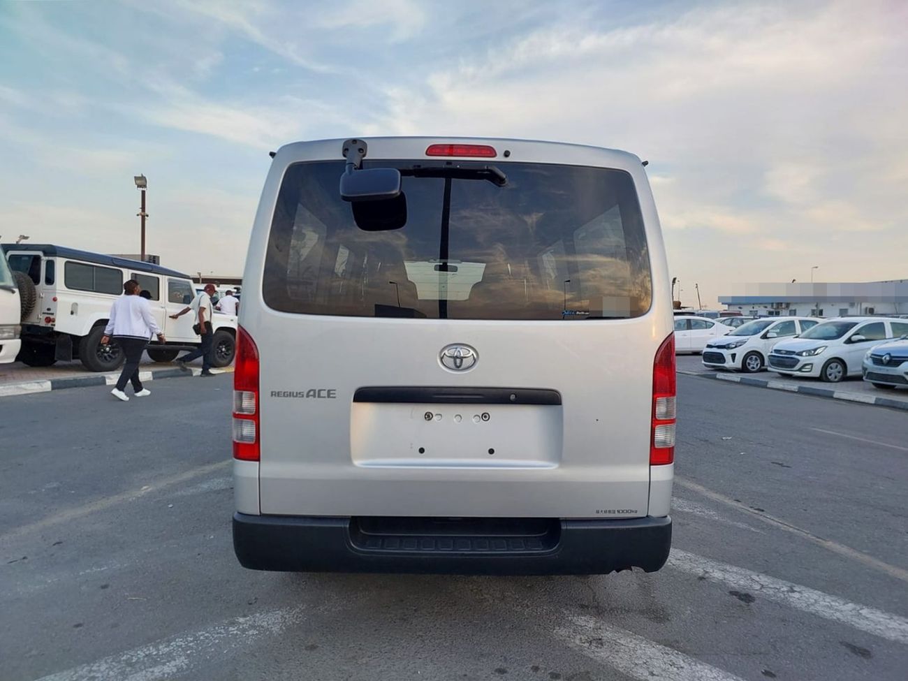 Toyota Hiace TOYOTA HIACE VAN RHD 2014 MODEL 3.0 L DIESEL AUTOMATIC(PM74812)