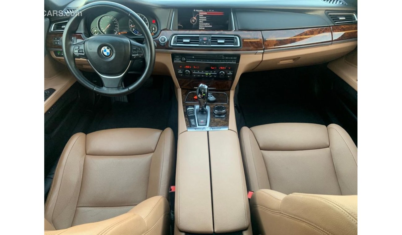 BMW 750Li Exclusive BMW 750 Li_TWIN POWER TERBO _GCC_2015_Excellent Condition _Full option