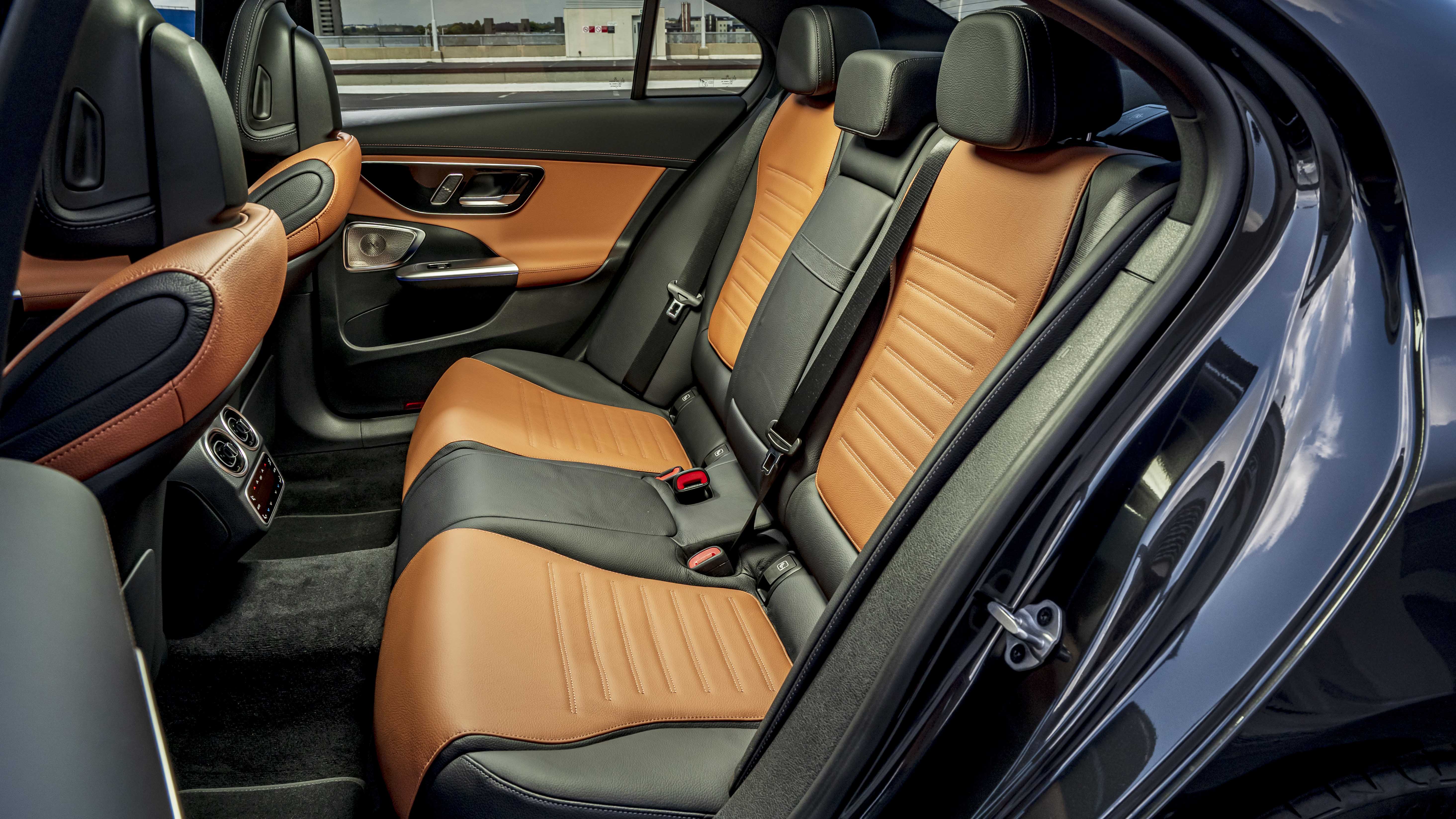 Mercedes-Benz C200 interior - Seats