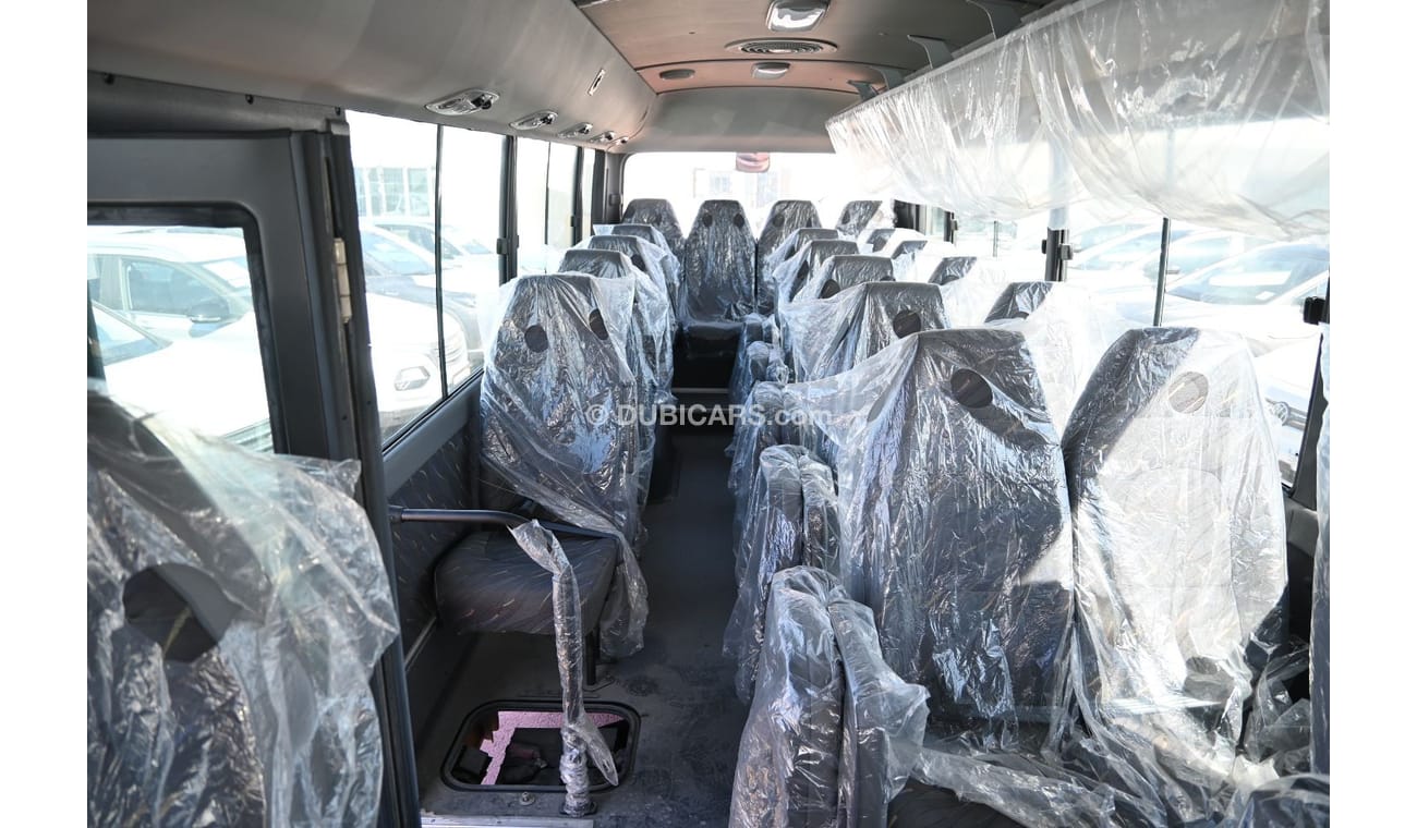 Hyundai County Hyundai County Bus 3.9L Diesel Features: Manual Transmission, 28+1 Seater, Automatic Door Color: Bei