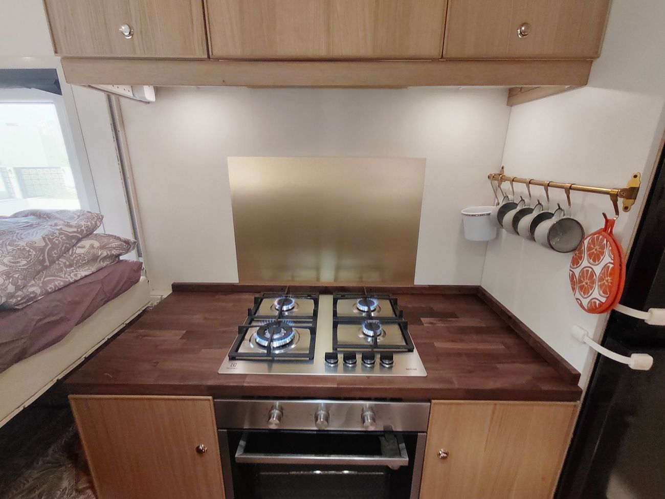 Isuzu FRR FTS 750 4X4 Expedition Truck