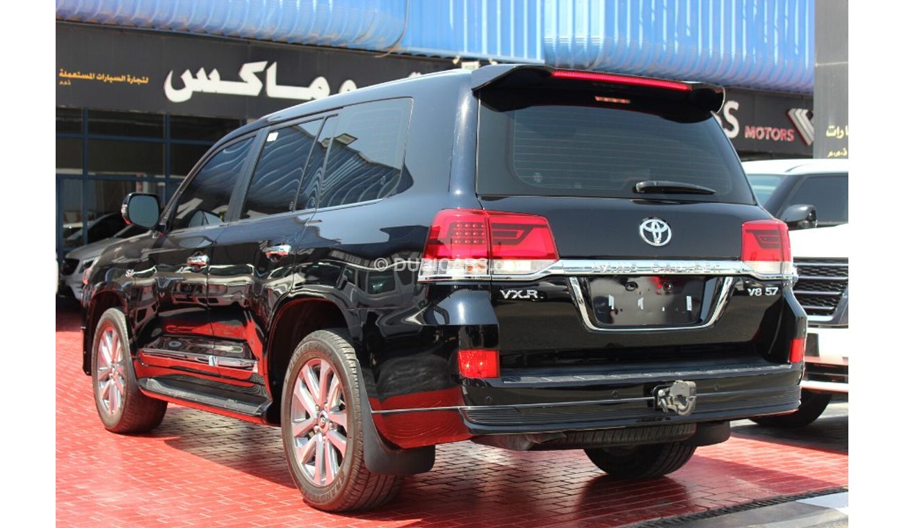 تويوتا لاند كروزر (2019) VXR V8 5.7, GCC, UNDER WARRANTY FROM LOCAL DEALER
