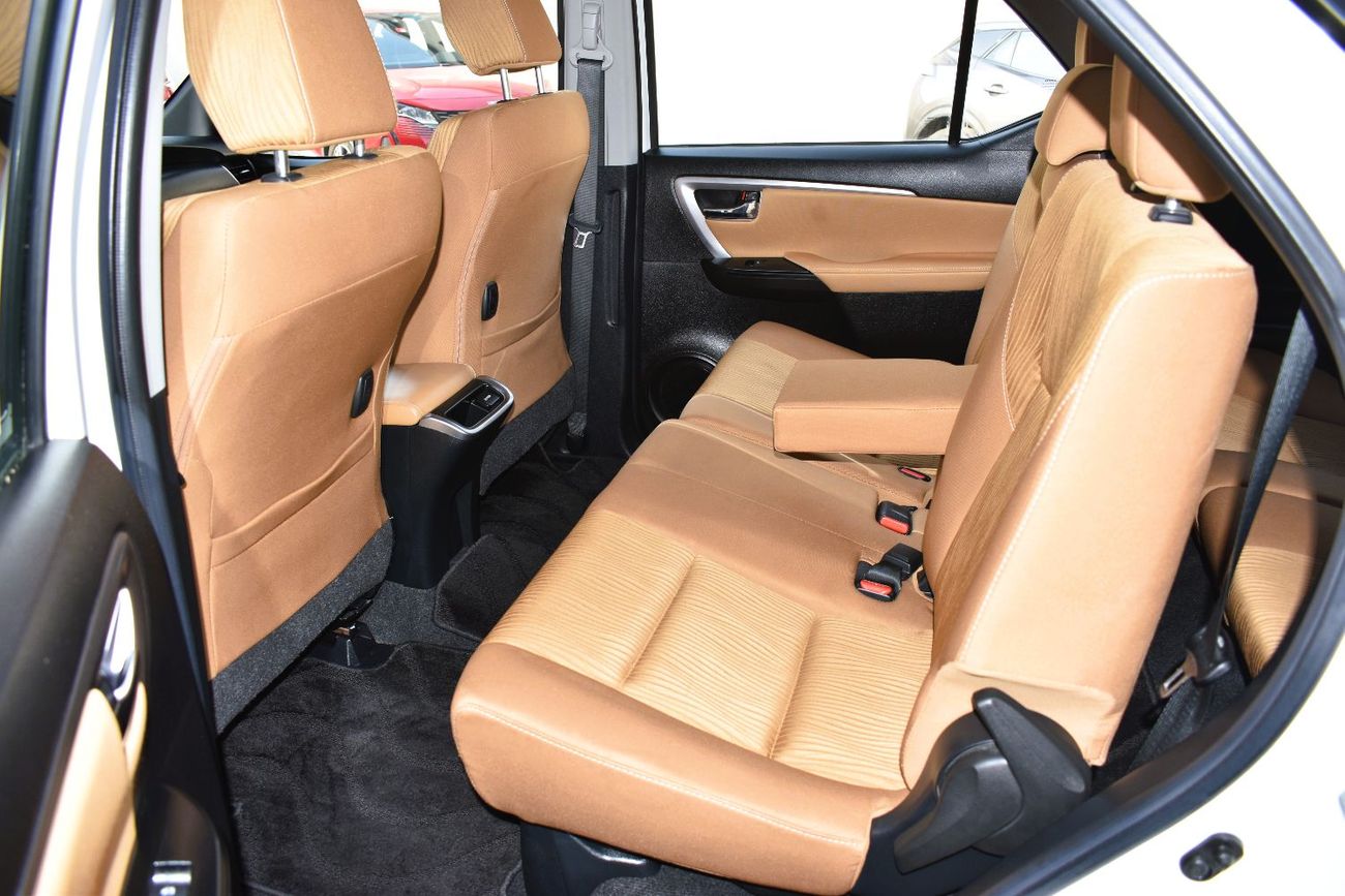 Toyota Fortuner GXR 4.0L (278 HP)