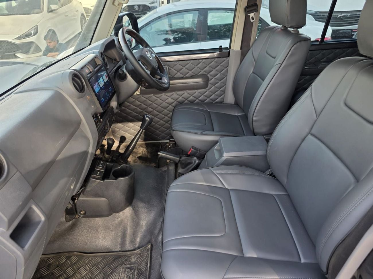 تويوتا لاند كروزر بيك آب TOYOTA LAND CRUISER PICKUP YEAR 2022 FACE LIFTED TO 2024 MODEL DIESEL 4.5 LITER ,RIGHT HAND DRIVE ,M