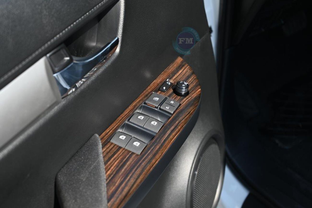 تويوتا هيلوكس Double Cab SR5 2.7L Petrol 4WD Automatic