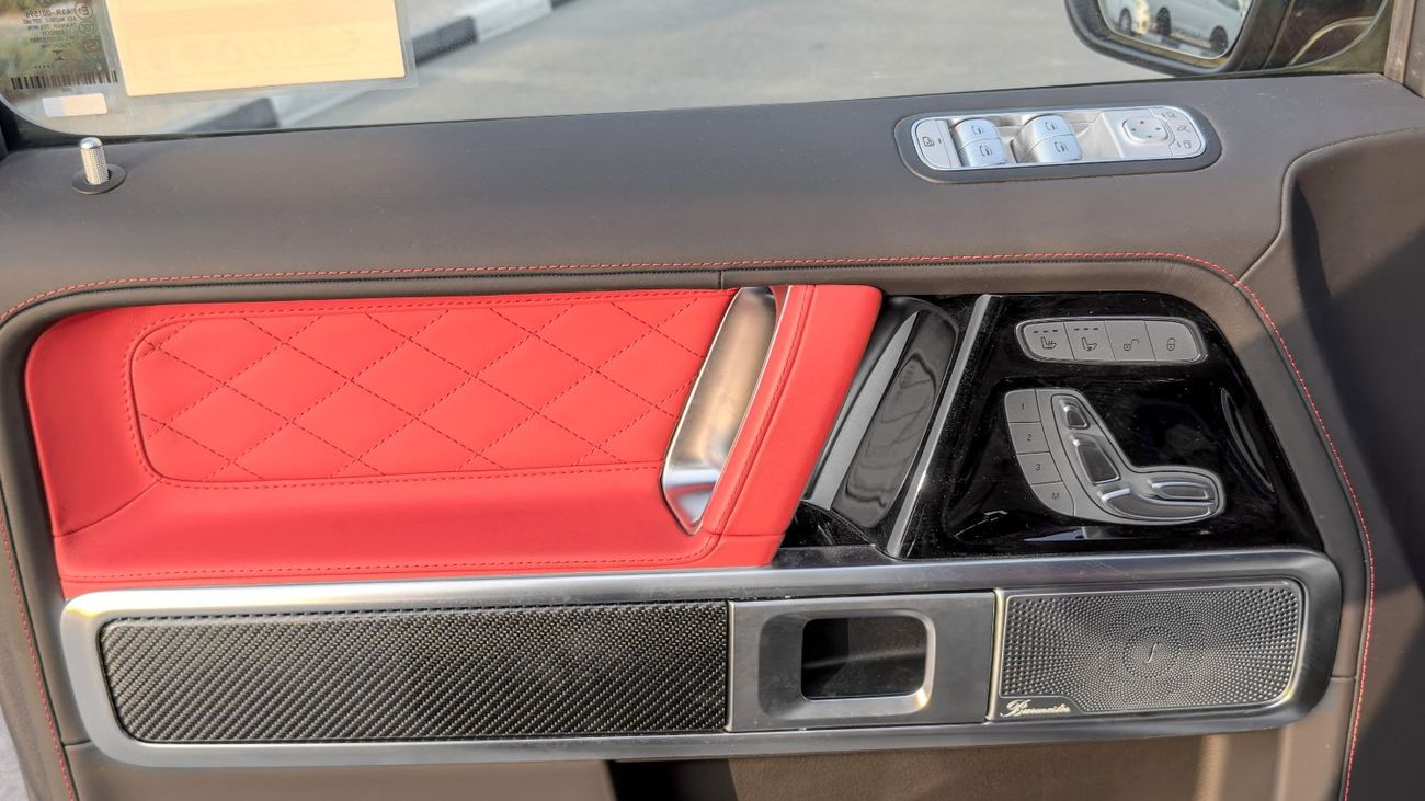 مرسيدس بنز G 63 AMG ستاندارد مرسيدس بنز AMG G 63 موديل 2026، محرك بنزين 4.0 لتر، ناقل حركة أوتوماتيكي (لون كربوني داخلي وخارجي) (