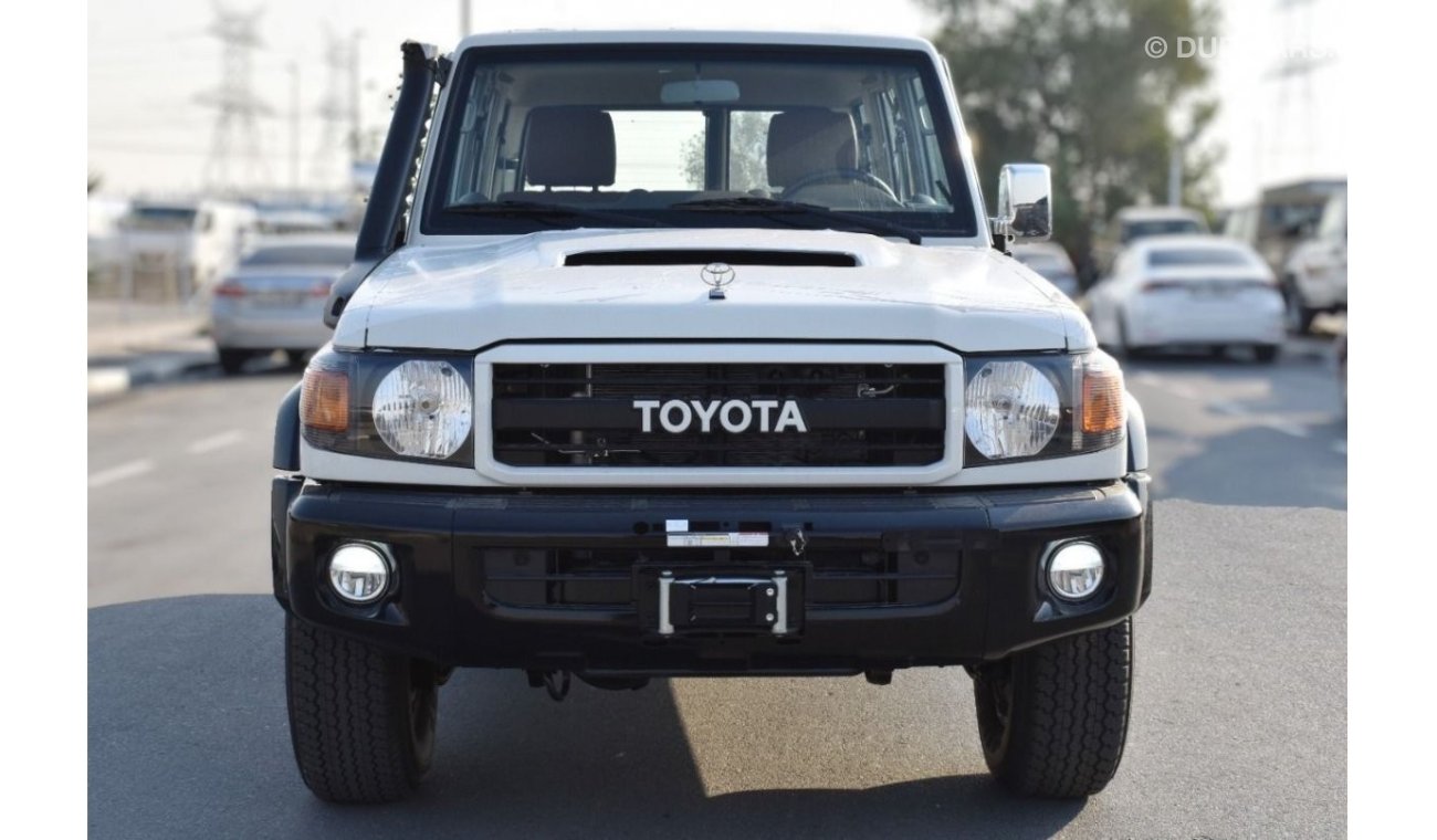 Toyota Land Cruiser Hard Top 4.5L 70th Aniversario TDSL winch, snorkel, acabados de madera T/M 2022