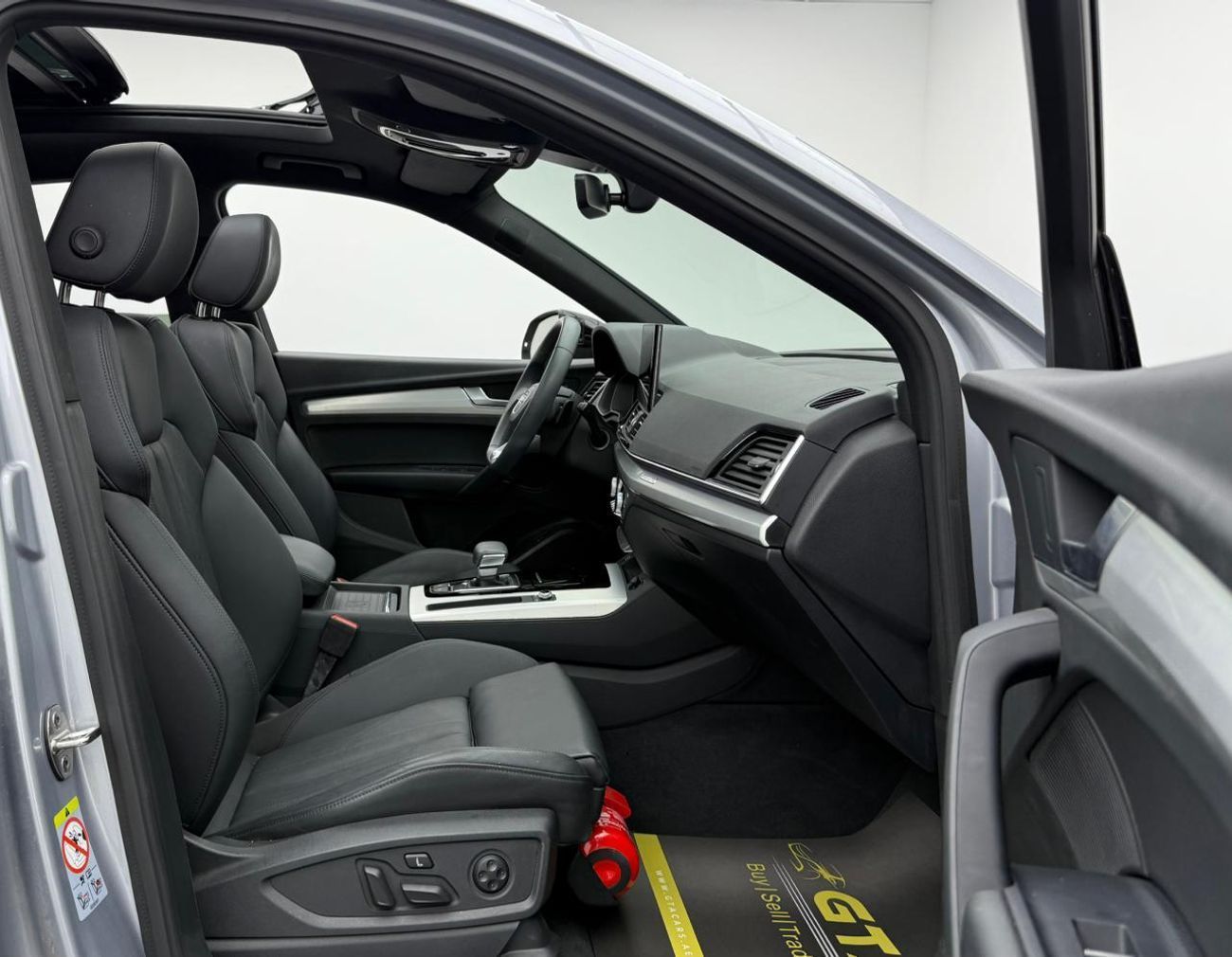 Audi Q5 45 TFSI quattro S Line 2.0L 2024 Audi Q5 S-Line Quattro, 2029 Audi Warranty + Service Pack, Low Km,