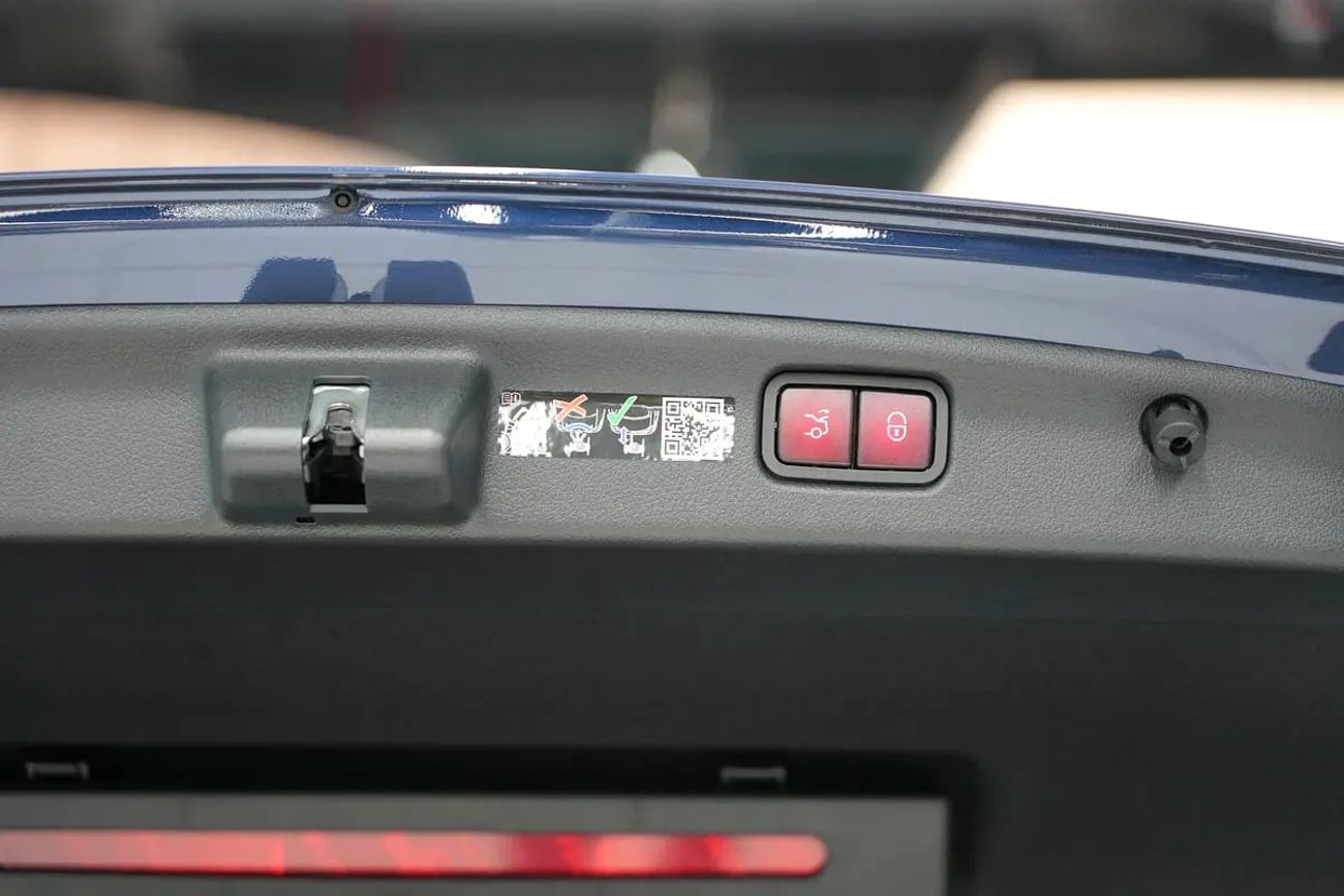 مرسيدس بنز C 200 C 200 | GCC 0km | Agency Warranrty | AMG Package