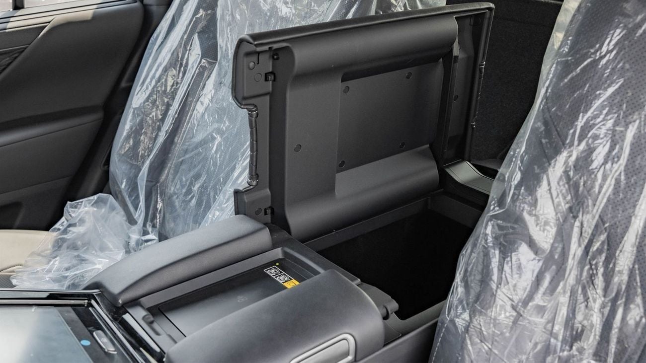 Lexus LX 600 2025 Lexus LX600 VIP 3.5L AT Petrol (Black-Black)