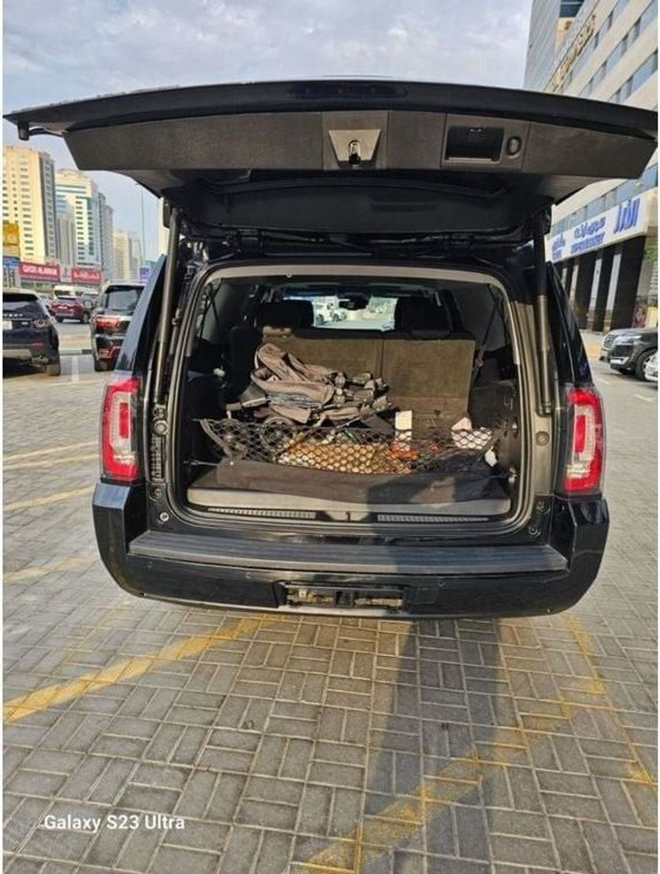 GMC Yukon XL SLT 5.3L 4WD (8 Seater)