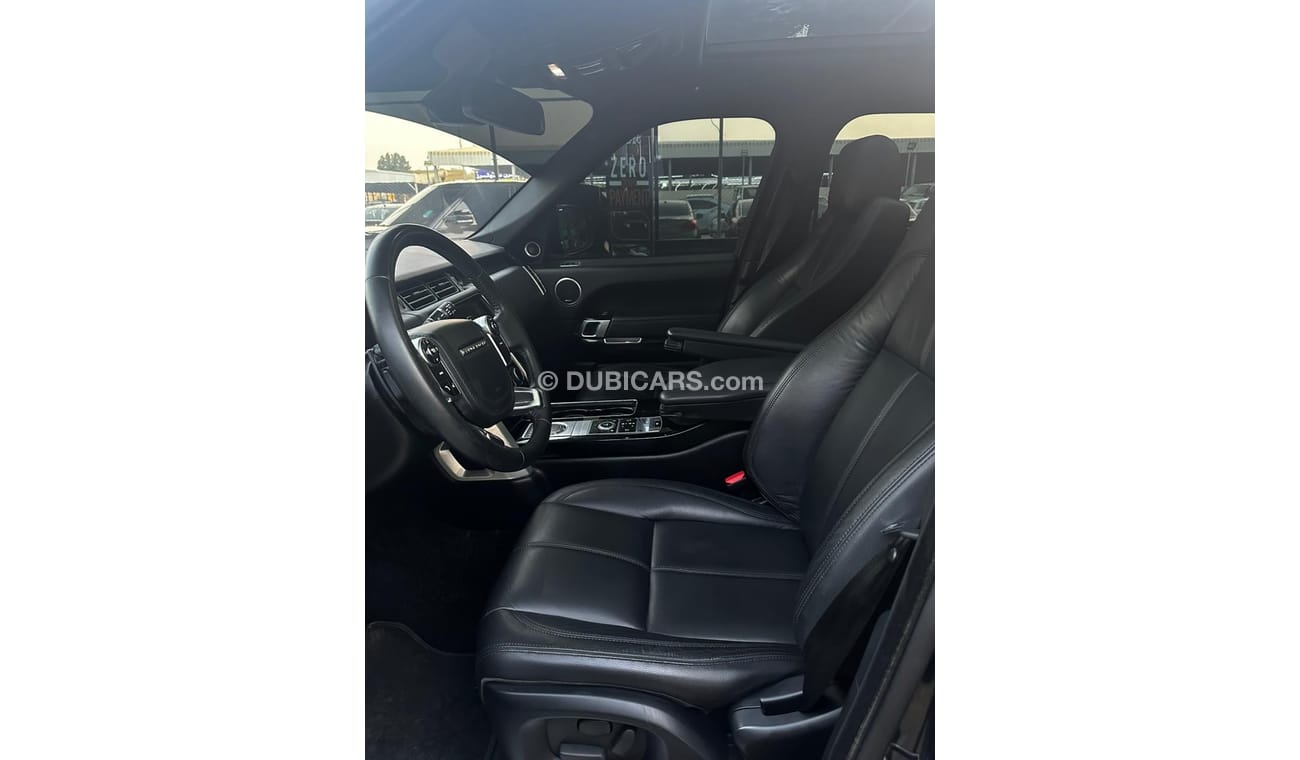 Land Rover Range Rover Range Rover vogue v8 2014  Price: 95,000 dirhams  Mileage: 128.000km  Gulf specifications, full opti
