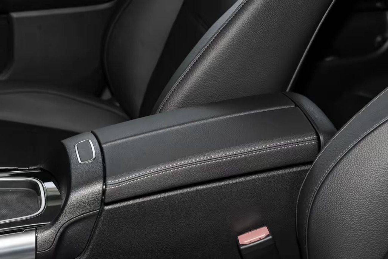 Mercedes-Benz GLA 200 MERCEDES BENZ GLA200 1.3L TURBO FULL OPTION MODEL 2025