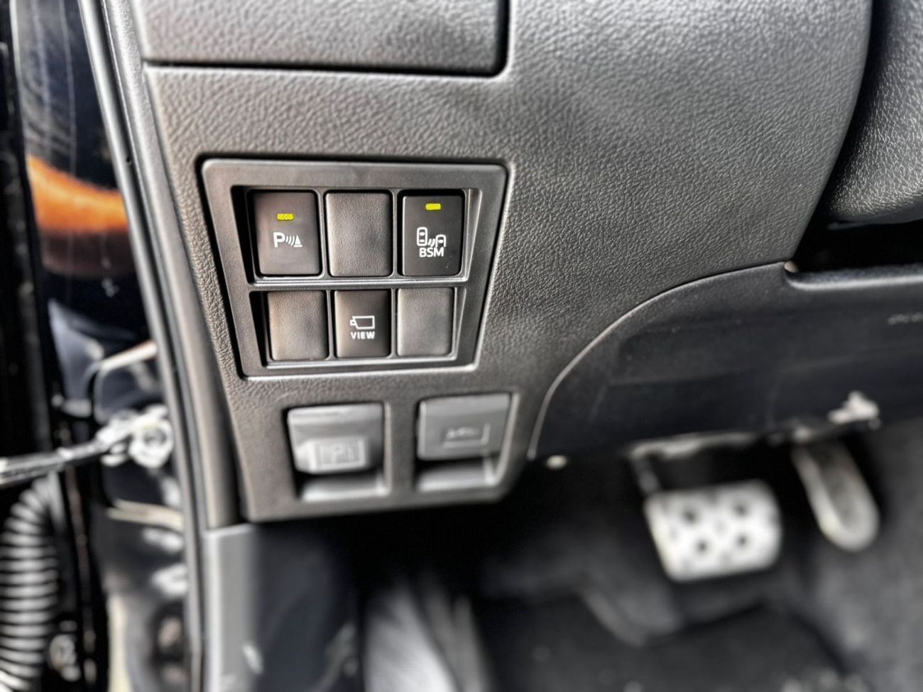 تويوتا هيلوكس GR Sport 2.8L