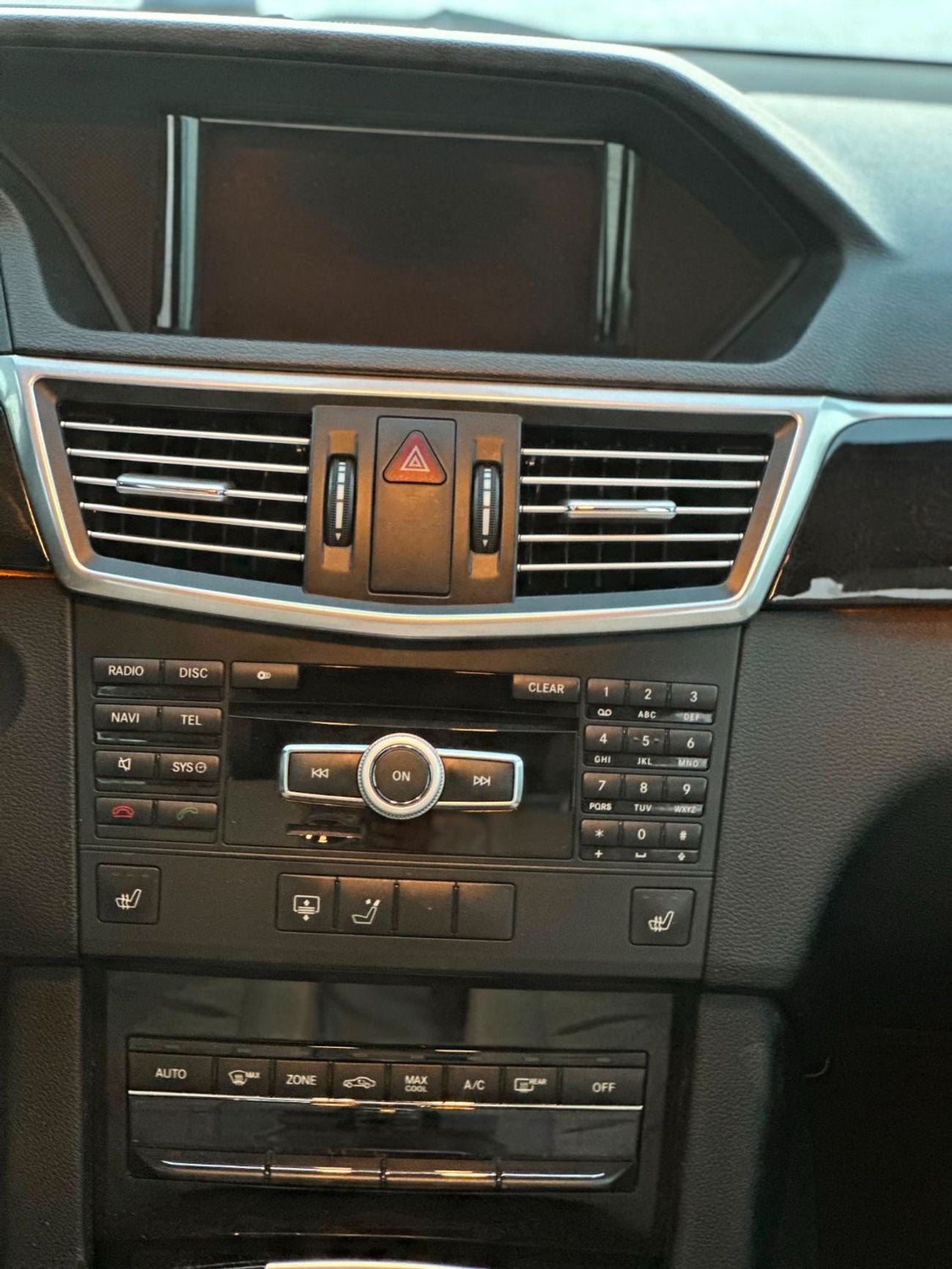 مرسيدس بنز E 350 4MATIC (NON GCC)