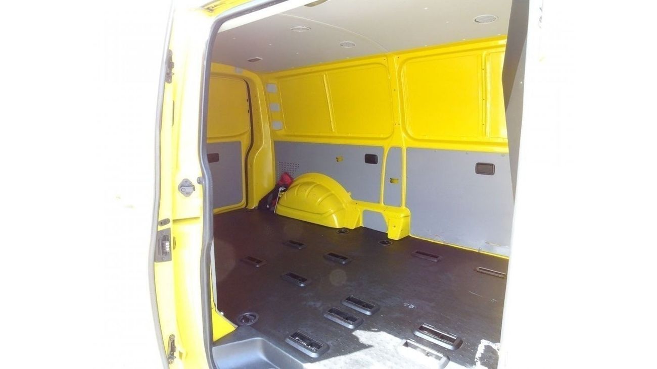 Volkswagen T5 Transporter Volkswagen Transporter LONG Wheel Base AUTOMATIC With AC In The Back 2015 Model GCC Specs