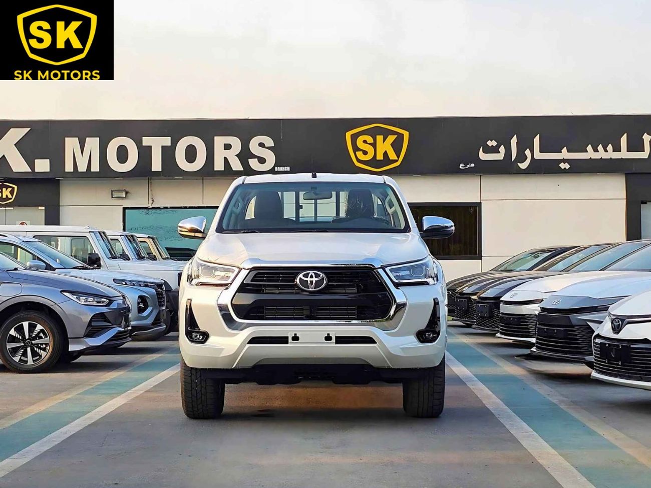 Toyota Hilux SR5/WIDE BODY/ DOUBLE CABIN / FULL OPTION / DIESEL AT 2.4L V4 4WD / CODE#SR5