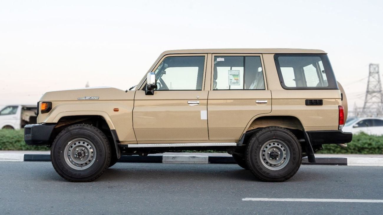 تويوتا لاند كروزر 70 HT VXR 2026 Toyota Land Cruiser LC76 4.0L AT Petrol (Beige-Brown) Basic