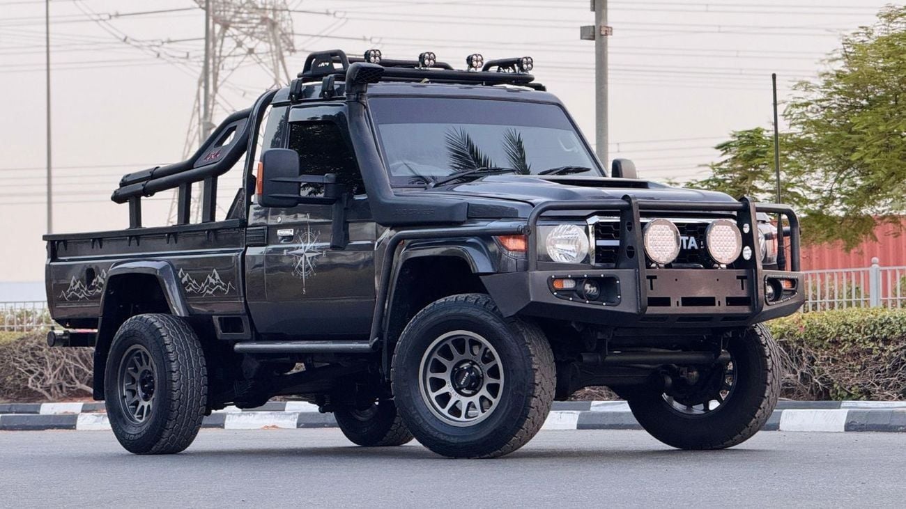 تويوتا لاند كروزر بيك آب HEAVY DUTY FRONT BUMPER | SINGLE CABIN | GR LEATHER SEATS | 4.5L DIESEL ENGINE | MANUAL TRANSMISSION
