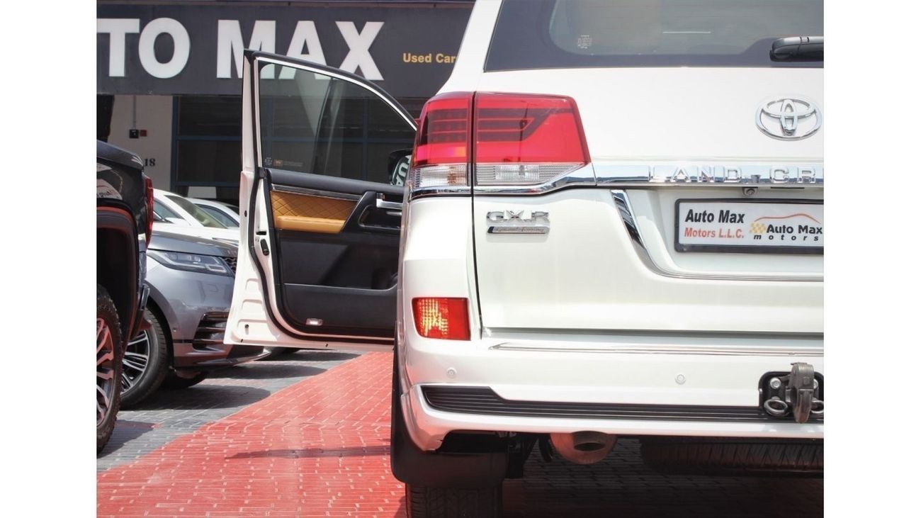 Toyota Land Cruiser GXR1