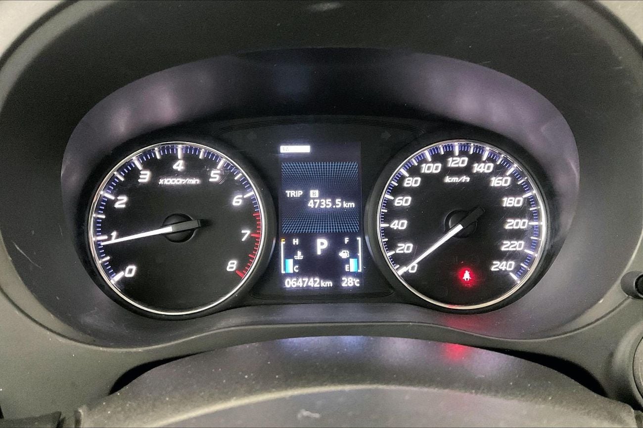 ميتسوبيشي آوتلاندر 2.5 GLX AUTO 4WD 7SEAT ML FABRIC SEATS | شامل الضمان | 0 ﺪﻔﻋﺓ ﺃﻮﻟﻯ