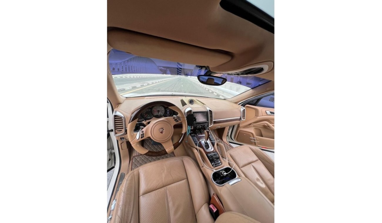 Porsche Cayenne PORSCHE FULL OPTION CLEAN CAR DUBAI PASS