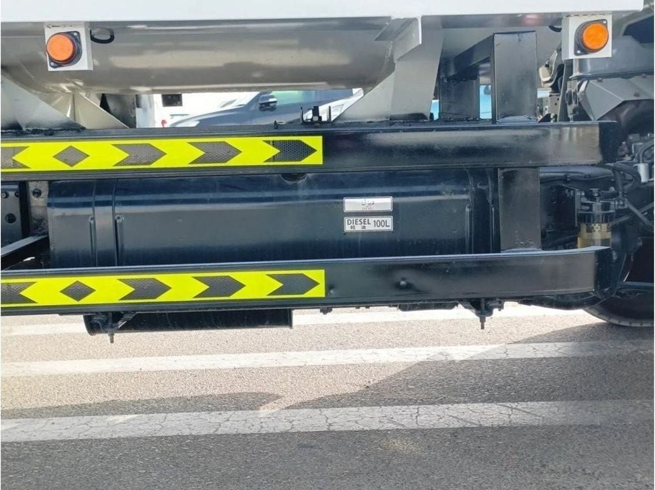 Mitsubishi Fuso Canter CANTER 4.2L WATER TANK  DIESEL WHITE 2024full