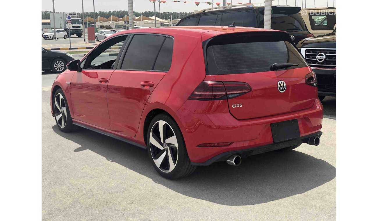 Volkswagen Golf خليجي مالك واحد كونترك سيرفيس صيانة مجانية فول اوبشن رقم واحد