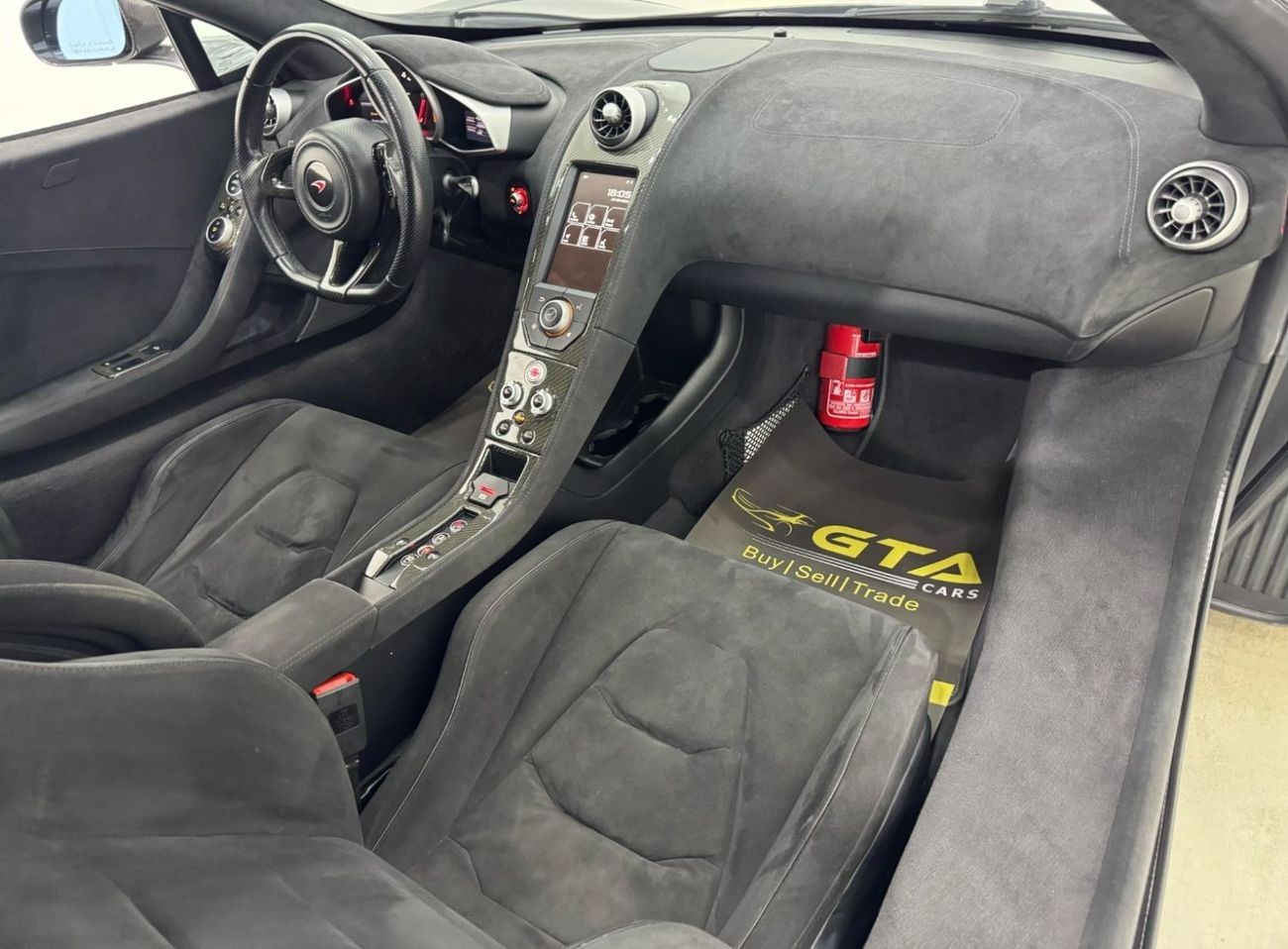 McLaren 650S 2015 McLaren 650s, Full Service History, Carbon Fiber Package, Low Kms, GCC