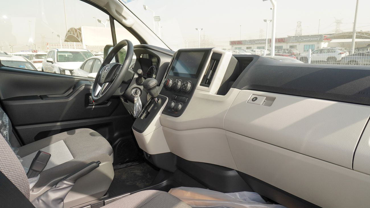 Toyota Hiace 3.5L V6 A/T