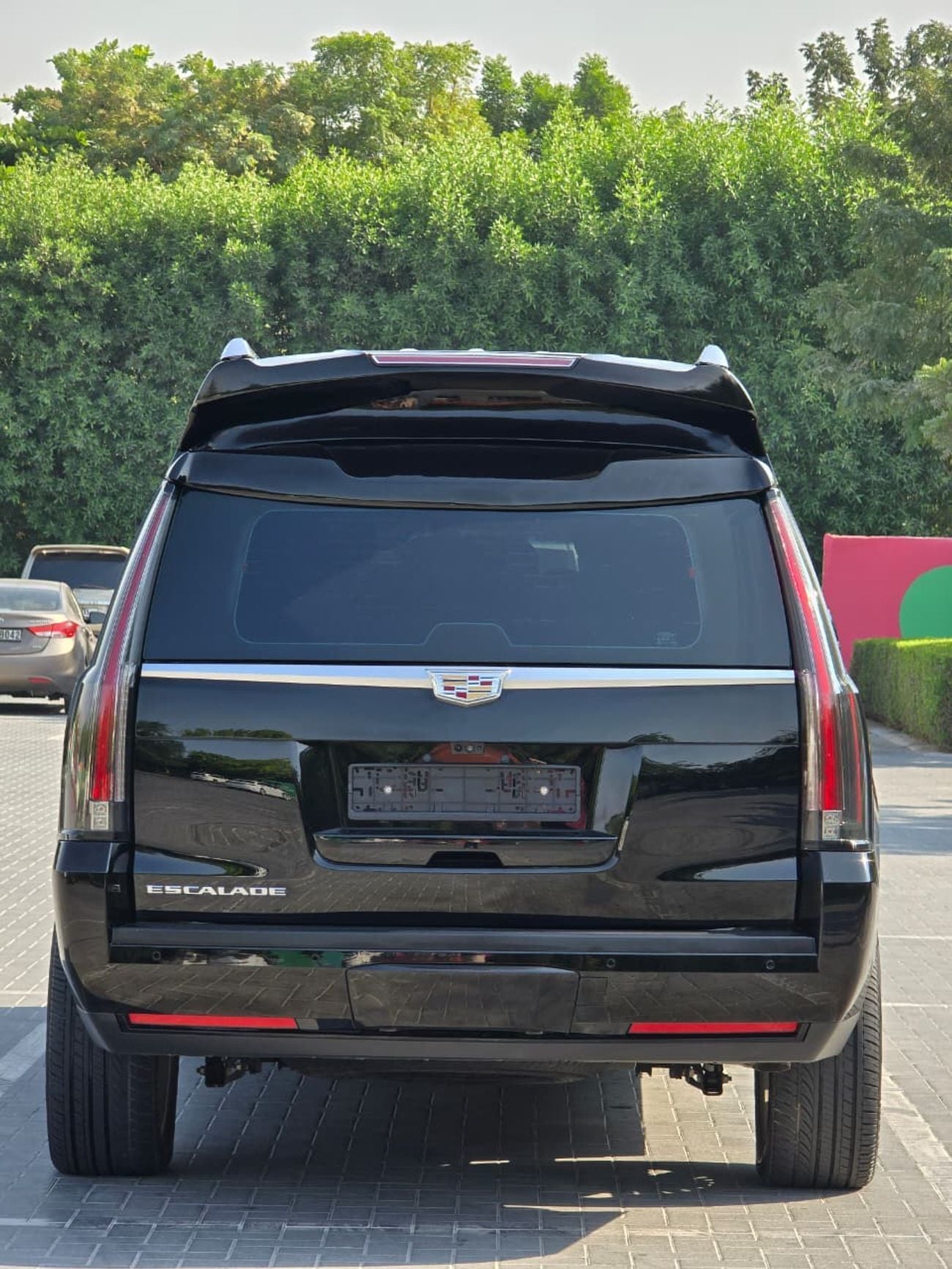 Cadillac Escalade PLATINUM 6.2L CADILLAC ESCALADE 2018 GCC // LOW MILEAGE // VIP SEATS // TV // PERFECT CONDITION