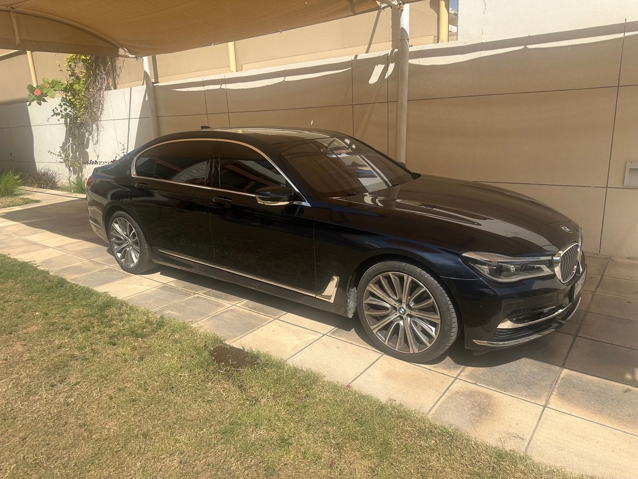 BMW 740i