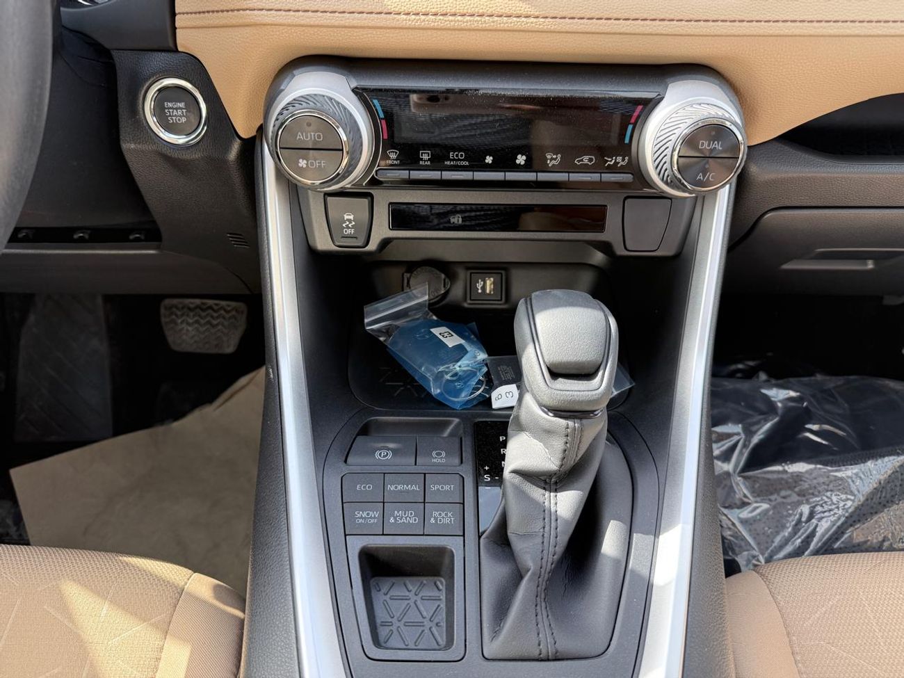 Toyota RAV4 Toyota RAV4 XLE 2.5L 2025 Black (Export Only)