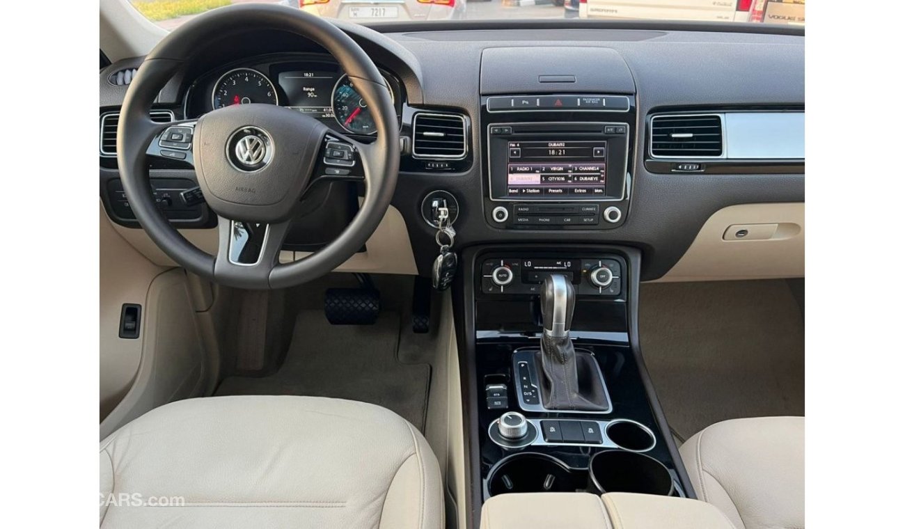 Volkswagen Touareg SEL VOLKSWAGEN TOUAREG 2016 GCC PERFECT CONDITION
