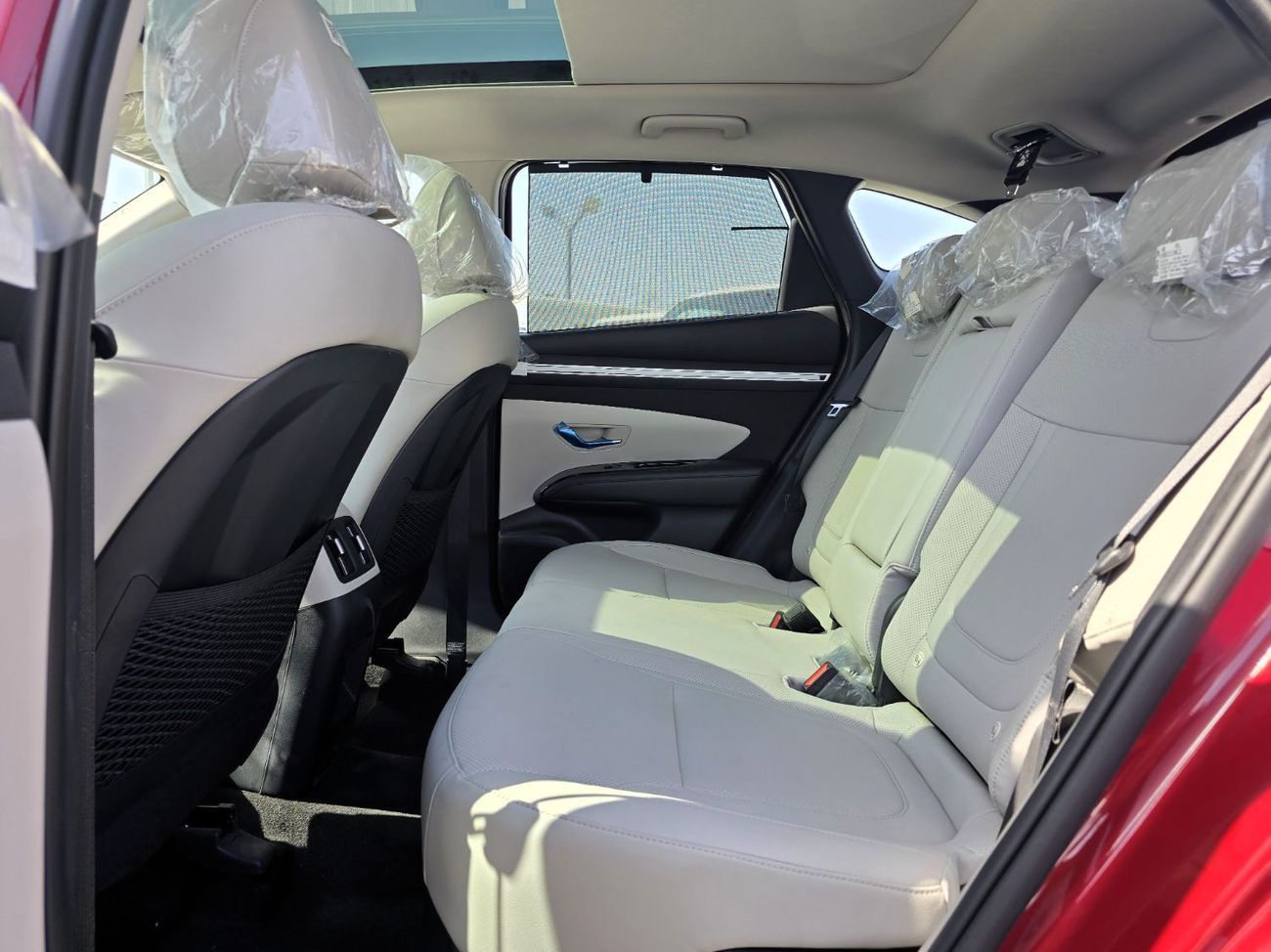 Hyundai Tucson Smart 1.6L Hyundai Tucson Hybrid 1.6l A/T SUV FWD European specs Red Color  2023 Model