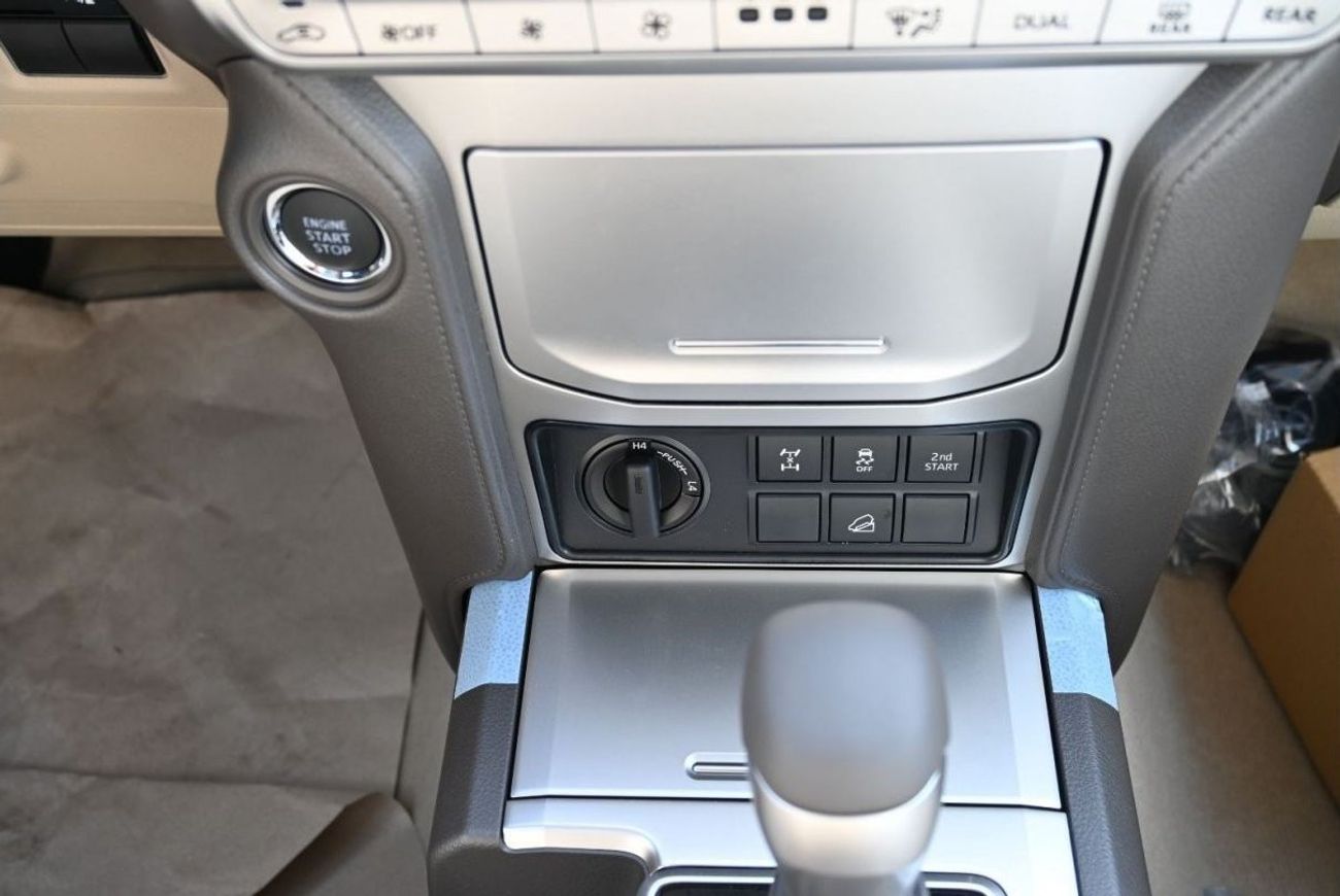 تويوتا برادو تويوتا لاندكروزر برادو 4.0 لتر TX.L بنزين ، دفع رباعي ، 5 أبواب ، مثبت سرعة ، فتحة سقف ، مقاعد كهربا